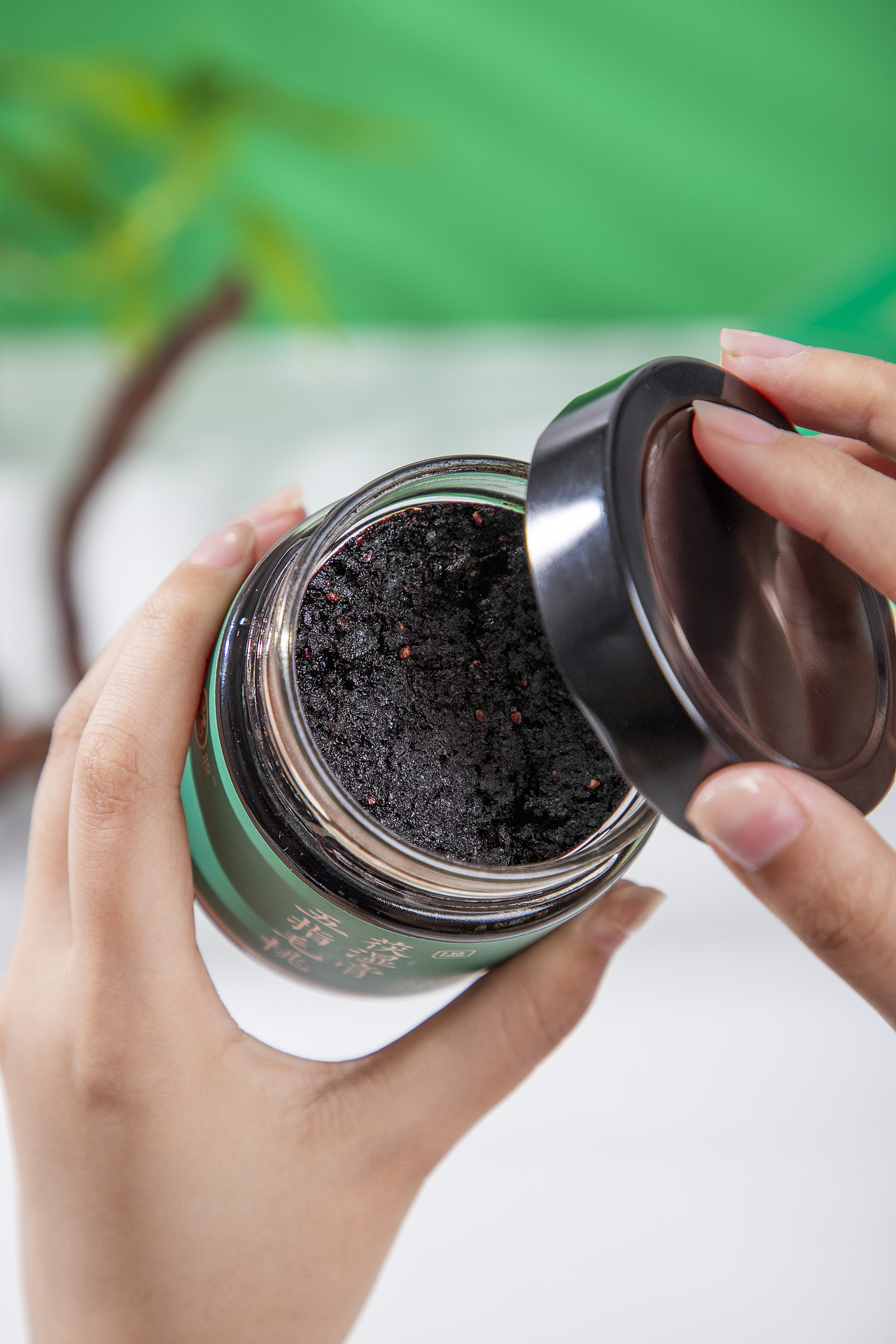 有间|五指毛桃茯湿膏（图ZMzkzNDA1MDgw） - 产品摄影 - 站酷设计师有间图片社原创素材 - 站酷ZCOOL