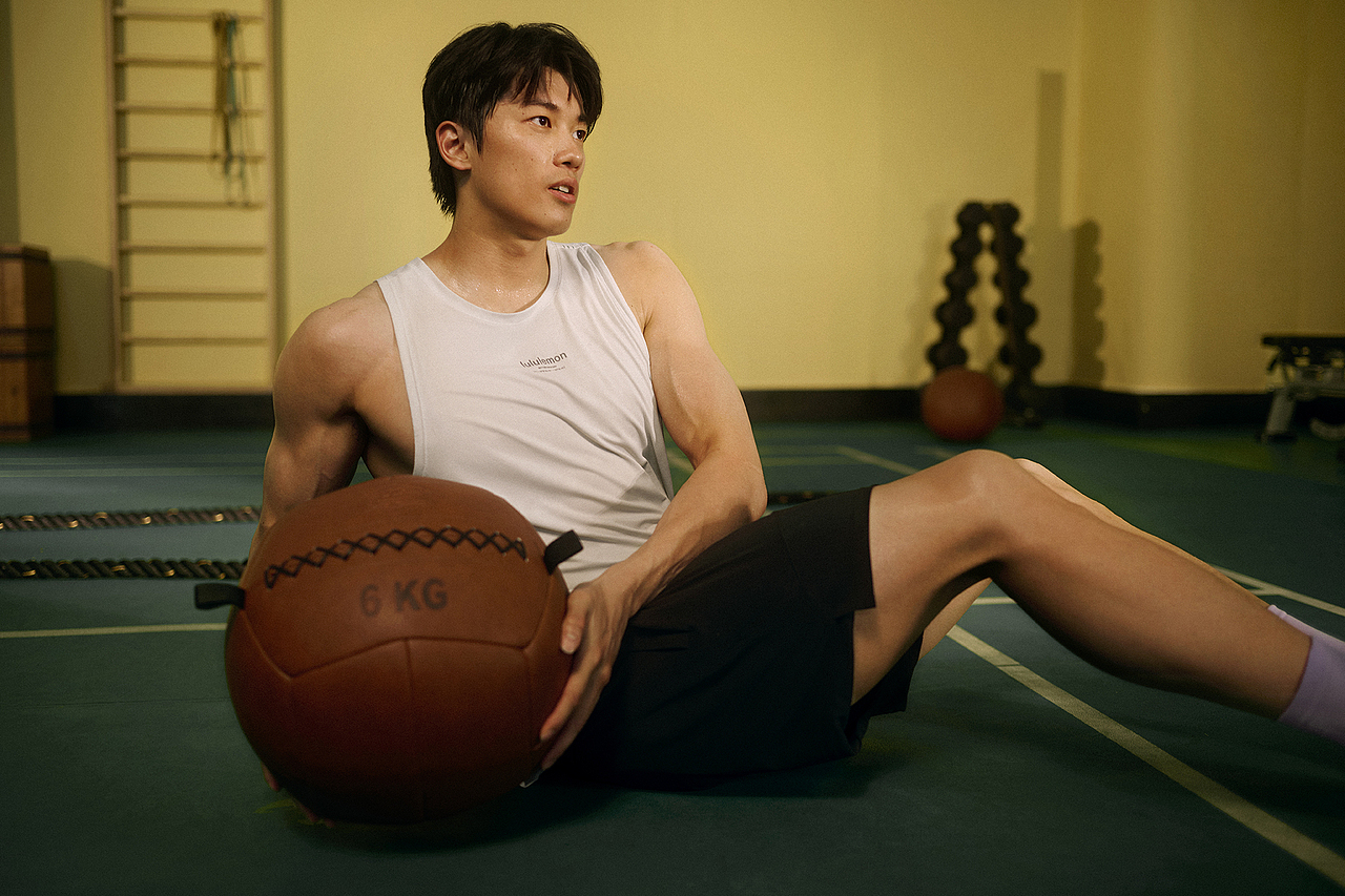 LULULEMON 贾玲、汪顺KV 动起来的好感觉（图ZMzkzNDEzNzQw） - 修图/后期 - 站酷设计师黑白君工作室原创素材 - 站酷ZCOOL