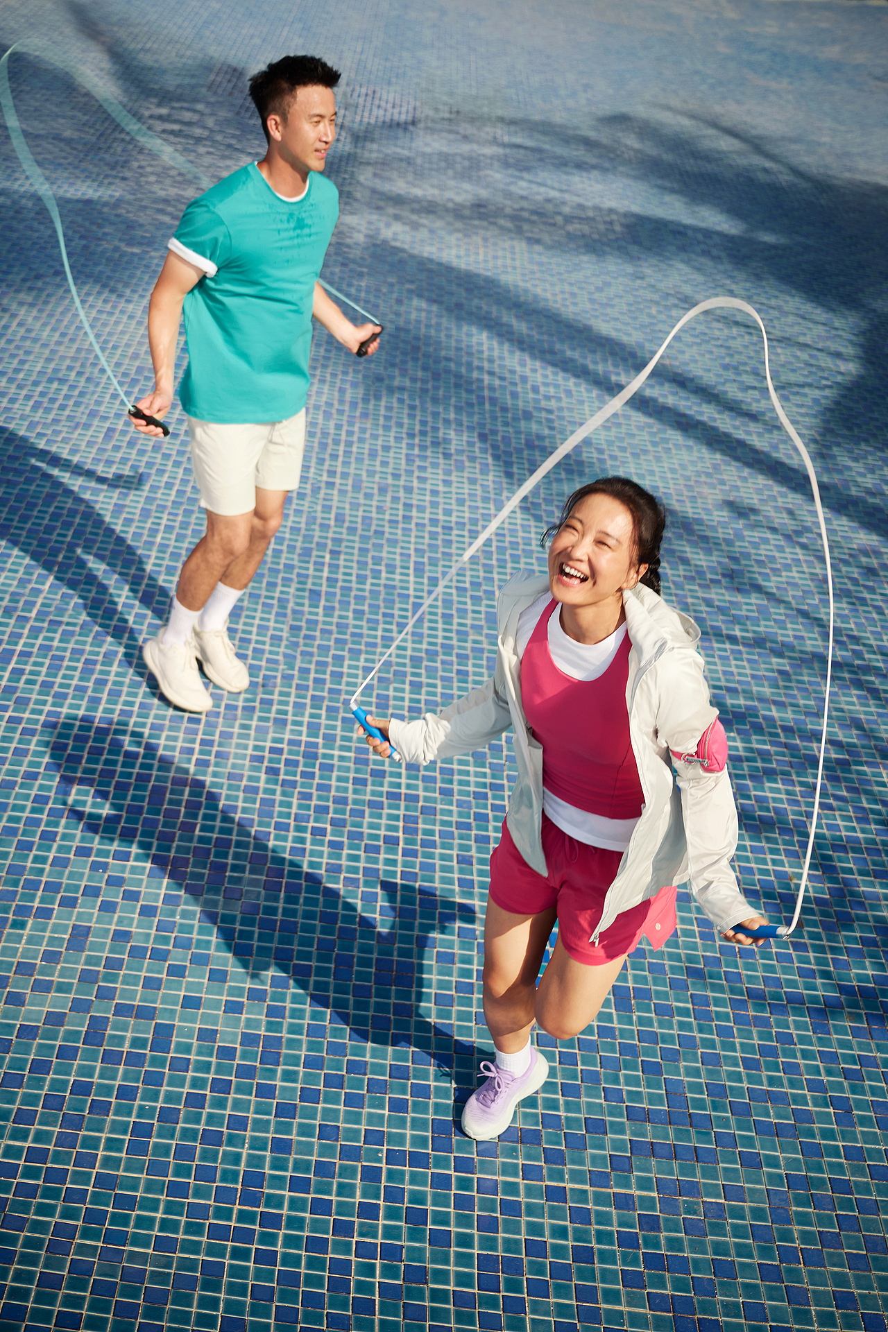 LULULEMON 贾玲、汪顺KV 动起来的好感觉（图ZMzkzNDEzNzQ0） - 修图/后期 - 站酷设计师黑白君工作室原创素材 - 站酷ZCOOL