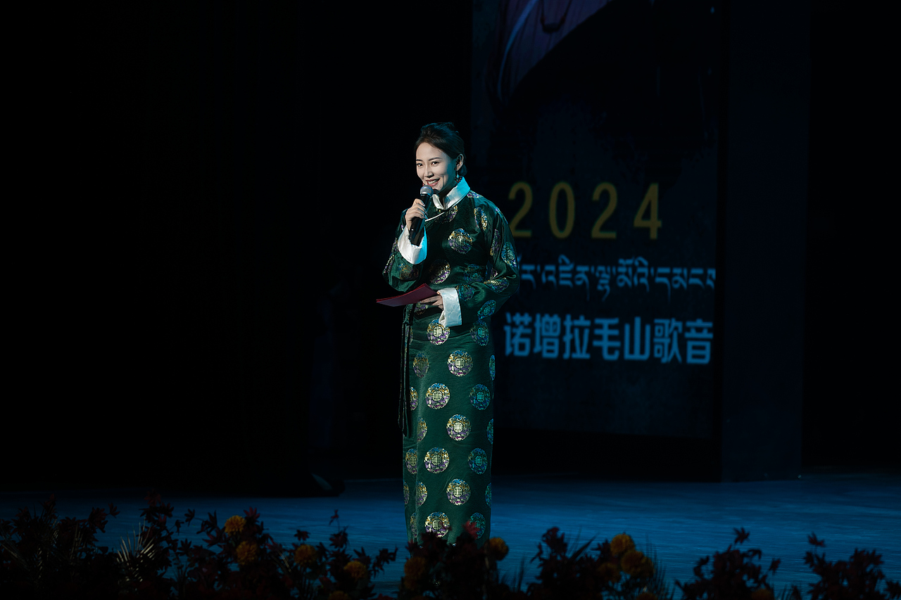 主持人（图ZMzkzNDYyNzI4） - 人像摄影 - 站酷设计师黎明摄影师原创素材 - 站酷ZCOOL