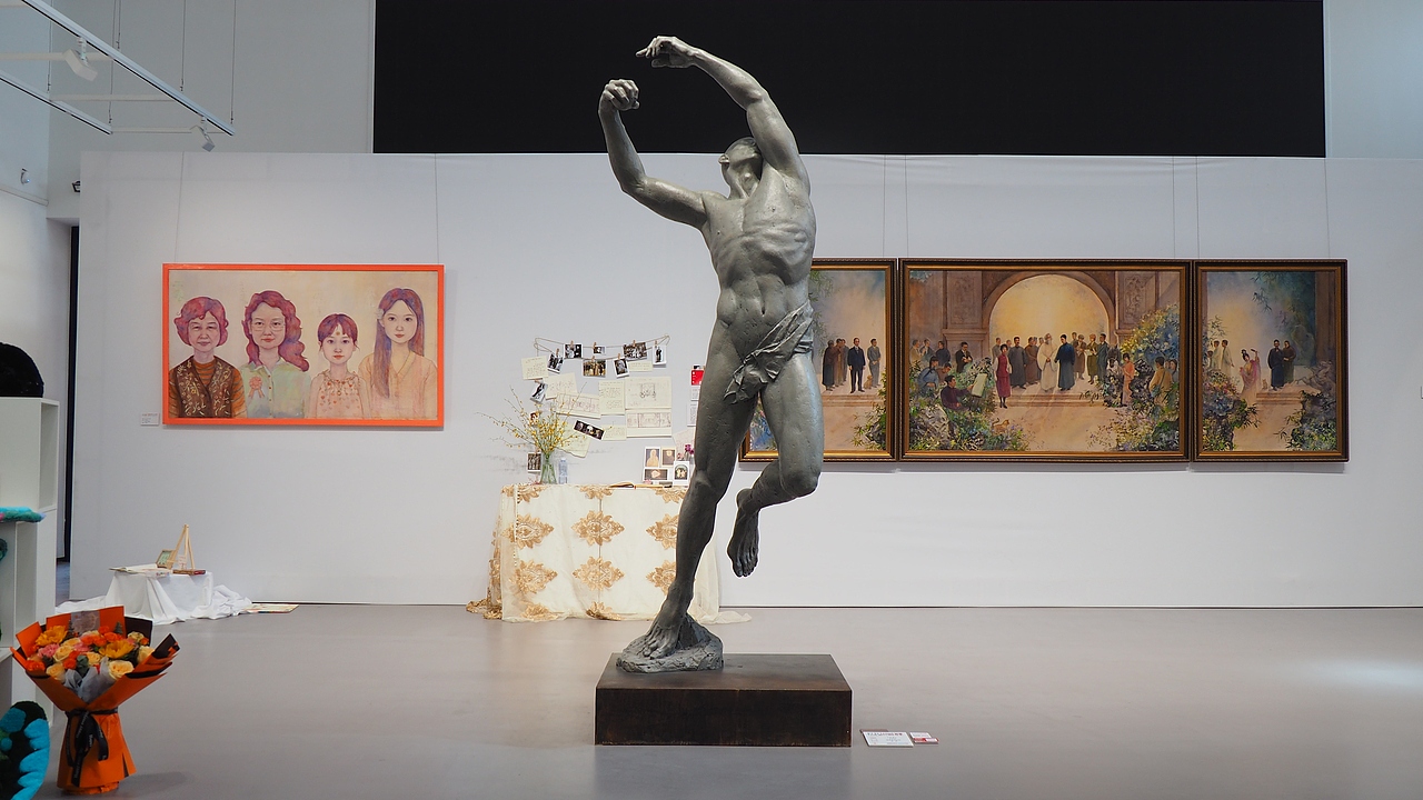 #2025青春答卷# 天津美术学院《觉醒》（图ZMzkzNDkwNDIw） - 雕塑 - 站酷设计师天美雕塑系原创素材 - 站酷ZCOOL