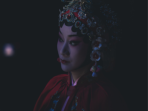 侧幕的光与影