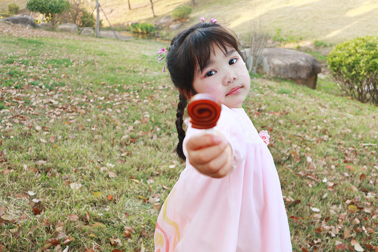 您好！春意（圖ZMzkzNTMwMjY0） - 人像攝影 - 站酷設(shè)計(jì)師愛(ài)聯(lián)說(shuō)原創(chuàng)素材 - 站酷ZCOOL