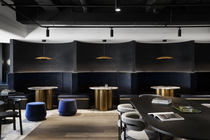 办公室装修采用较浅的色调和开放感 以鼓励创造力和协作