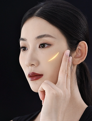 LL的〃卸妆油·创意视觉作品I《动态美妆视频》（图ZMzkzNzA2NDky） - 短片 - 站酷设计师小L爱创作原创素材 - 站酷ZCOOL