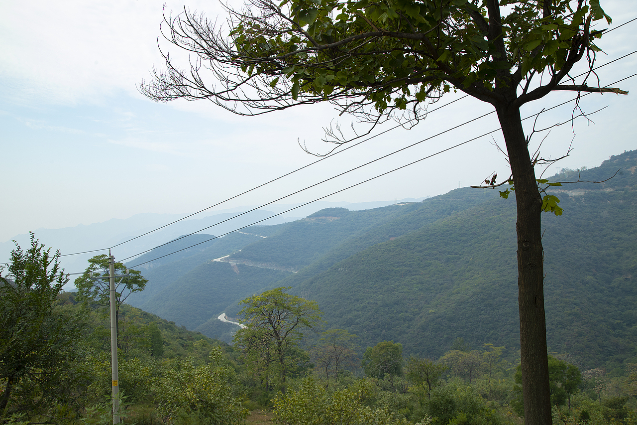 大别山里的废弃村落