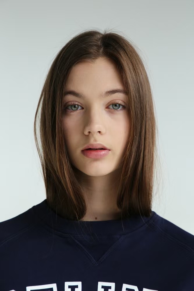 高级感外模Yana,甜美系女模,高级脸,即将到广