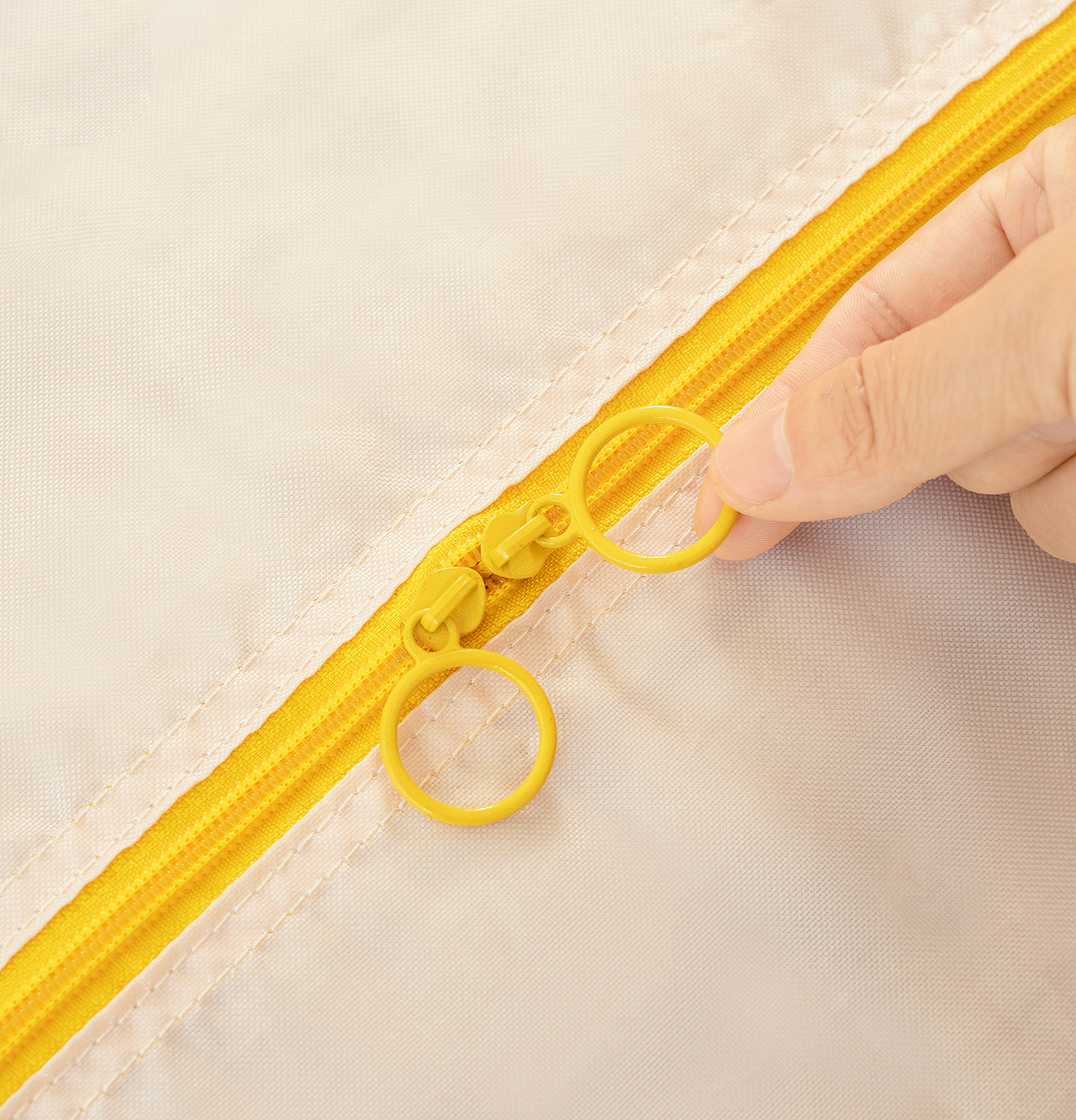 维尼系列被子收纳袋-【创意拍摄】（图ZMzkzODEzMTMy） - 产品摄影 - 站酷设计师甯宇原创素材 - 站酷ZCOOL