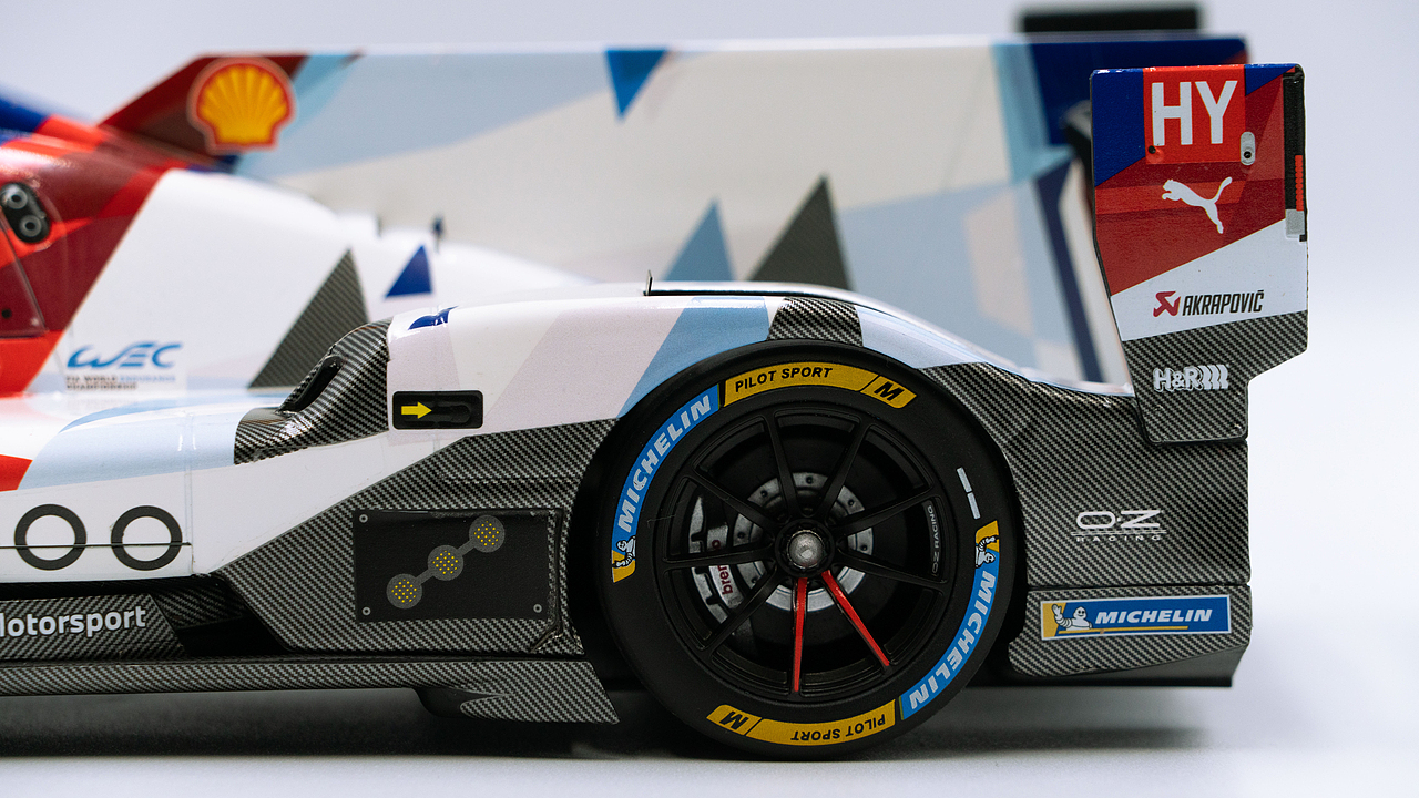 BMW M Hybrid V8 MINICHAMPS 1:18