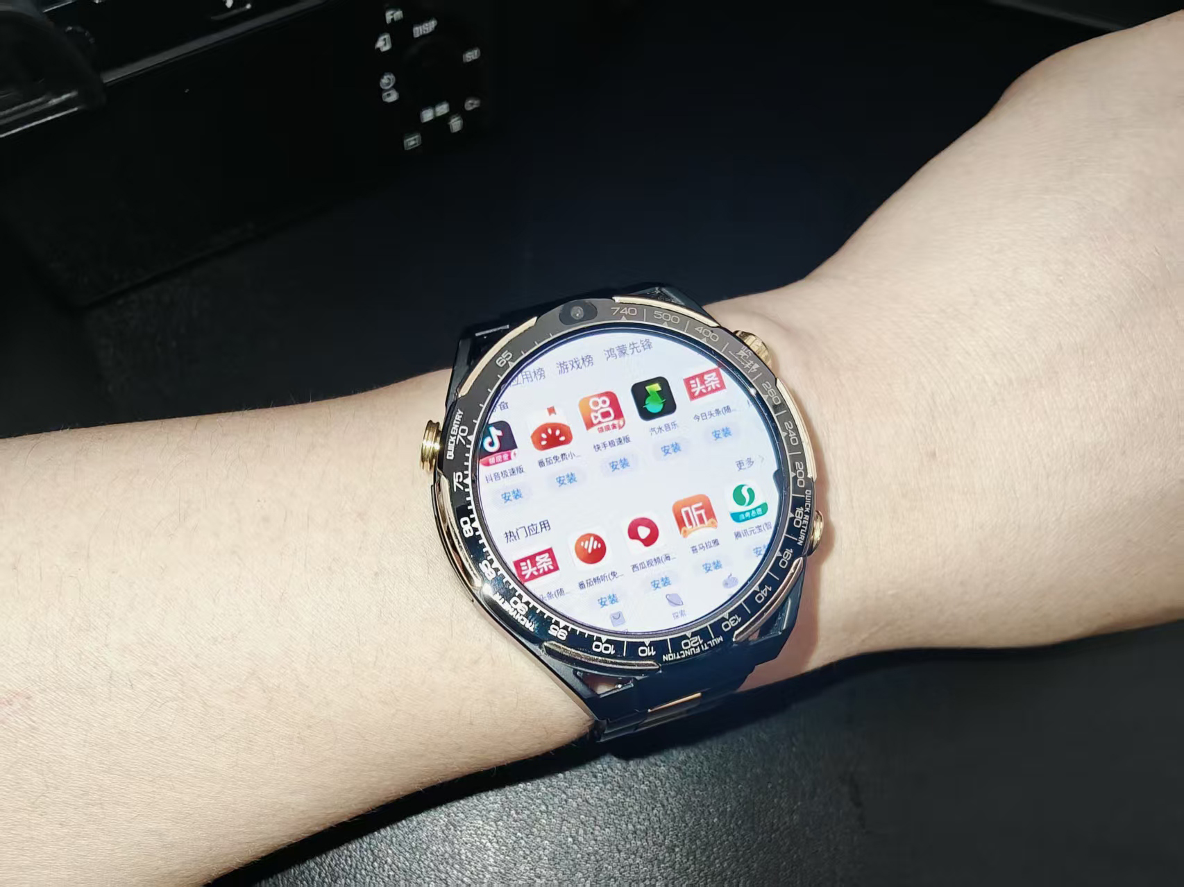 2025智能手表爆款榜：华为Watch5/苹果Watch S10/览邦Watch Ultra，谁是性价比之王