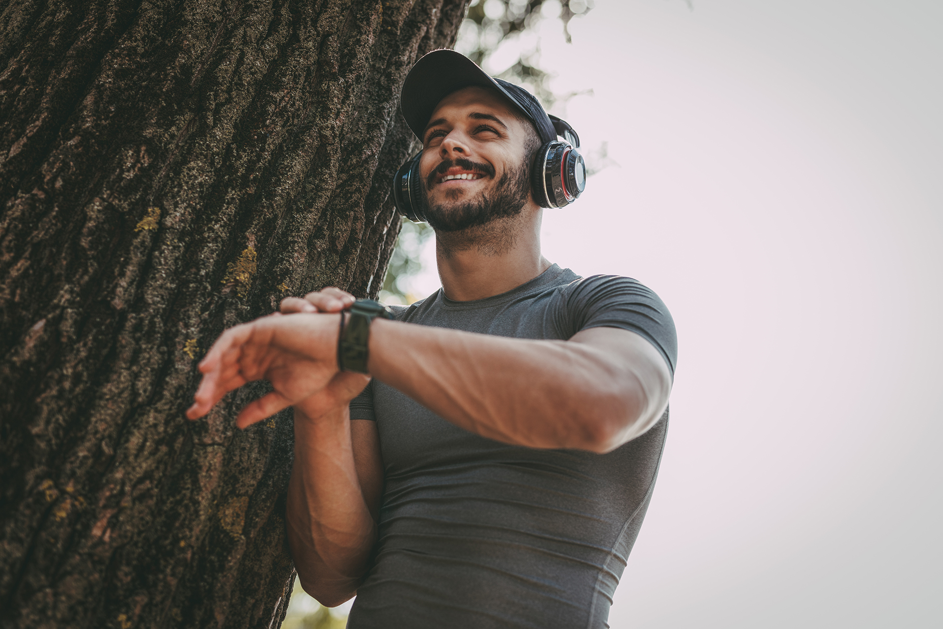 2025智能手表爆款榜：华为Watch5/苹果Watch S10/览邦Watch Ultra，谁是性价比之王