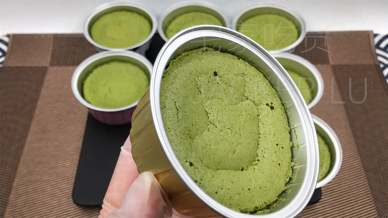 抹茶古早奶酪杯,浓醇奶酪 + 清新抹茶,绵密湿润!