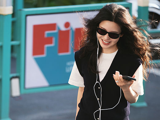 First青年电影院 | 杨子姗