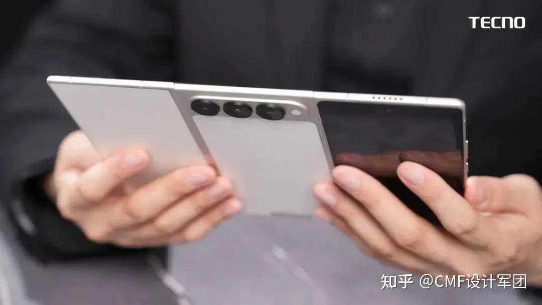 全球最薄三折叠概念手机正式亮相！厚度仅3.49mm，设计解析（图ZMTUxNjk2NDA=） - 资讯 - 站酷设计师CMF设计军团原创素材 - 站酷ZCOOL