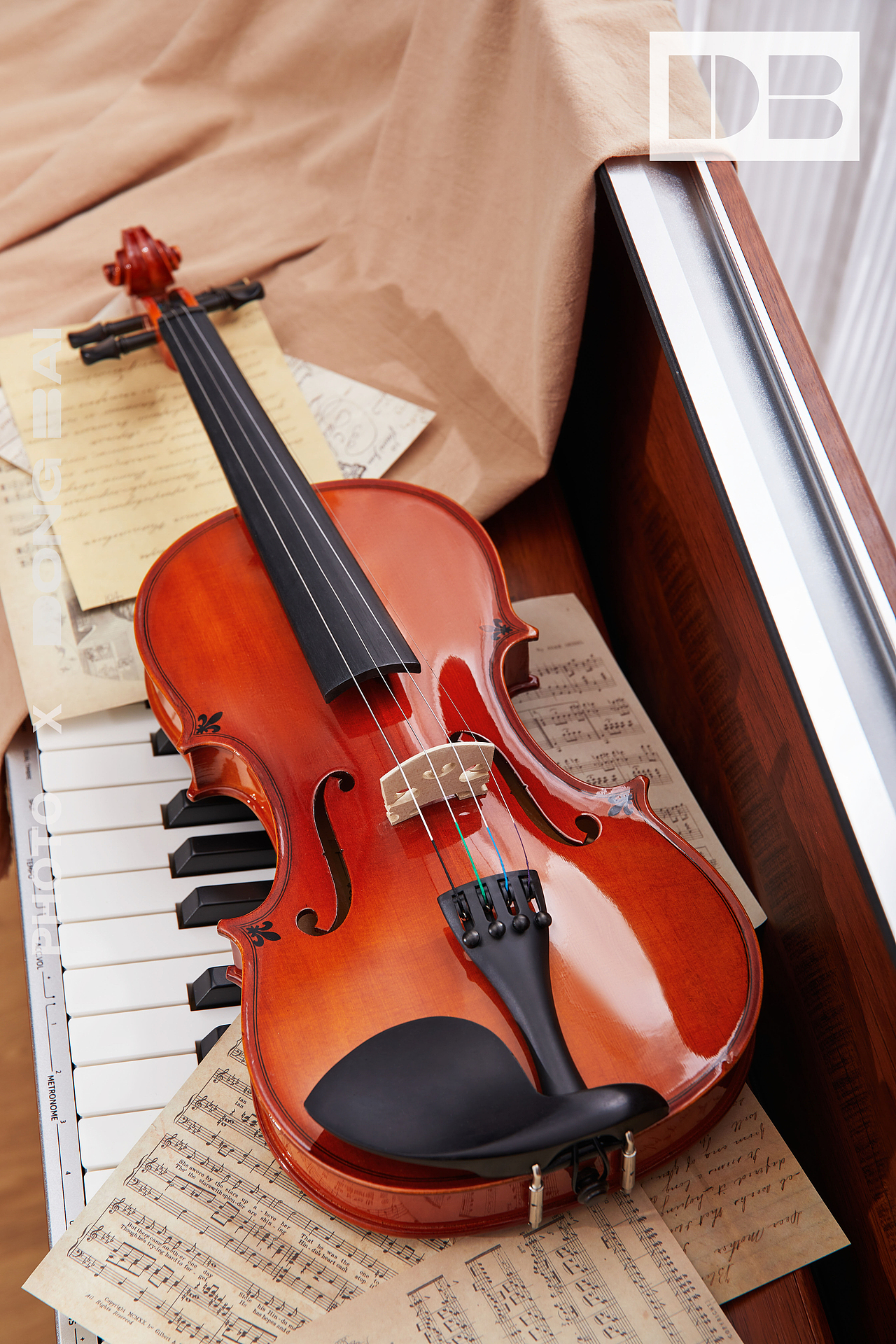 AKLOT 小提琴 | 乐器摄影（图ZMzk0MjYyMjM2） - 产品摄影 - 站酷设计师东白文化原创素材 - 站酷ZCOOL