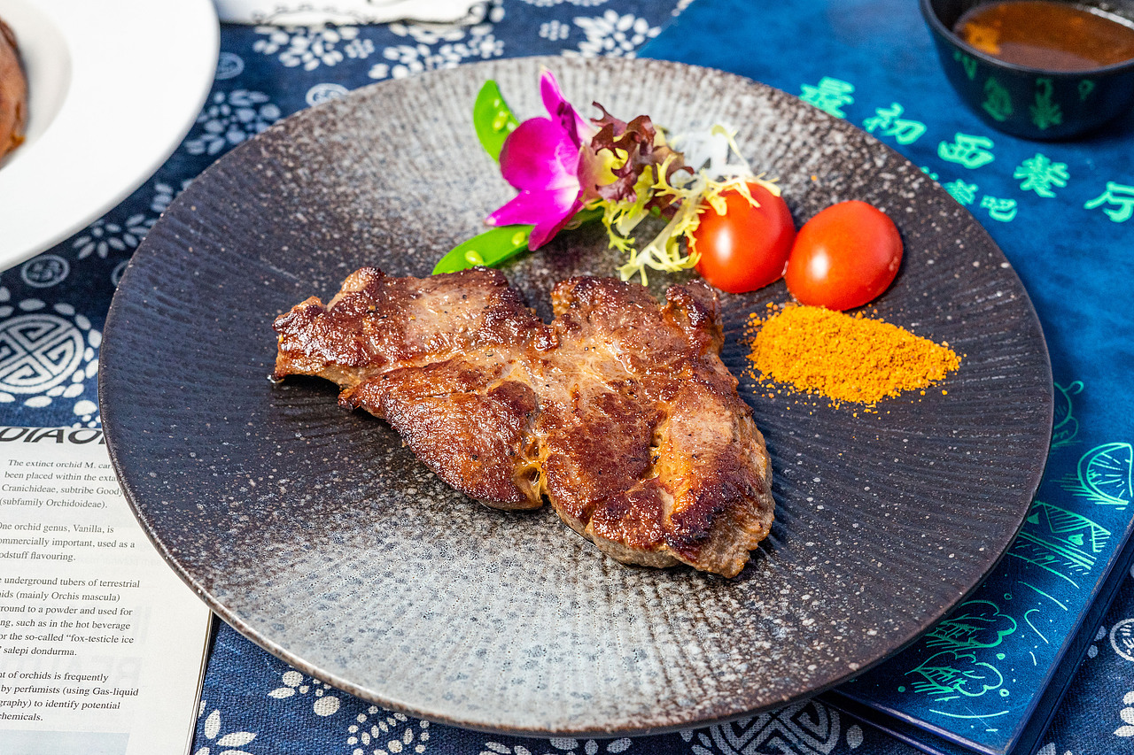 那家湖边西餐厅