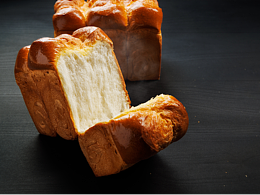 吐司 烘焙吐司面包掰開