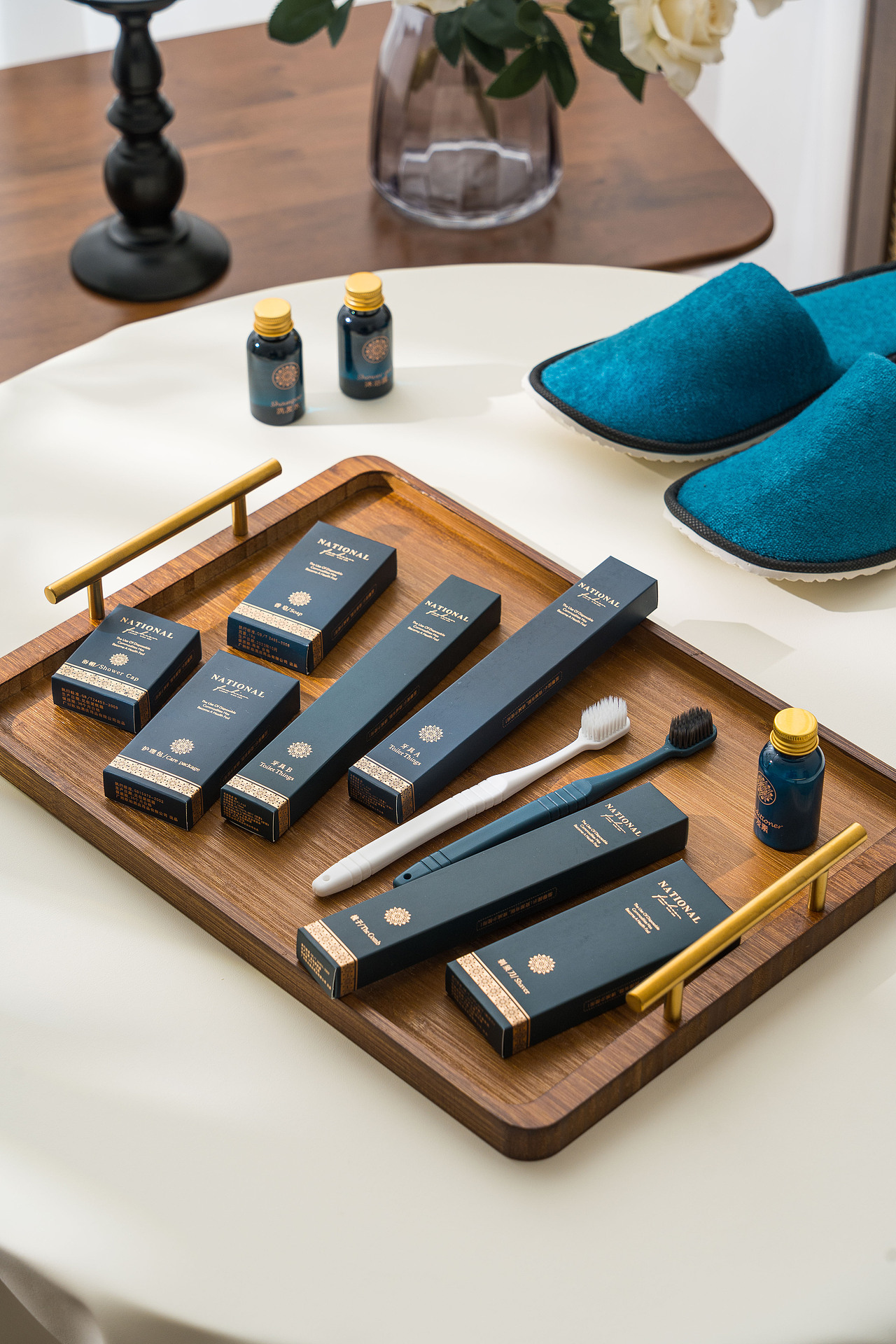 《寂寞让我如此美丽》| 酒店用品 | 一次性用品 | 牙刷（图ZMzk0NTEyODE2） - 产品摄影 - 站酷设计师一毛拍美器原创素材 - 站酷ZCOOL