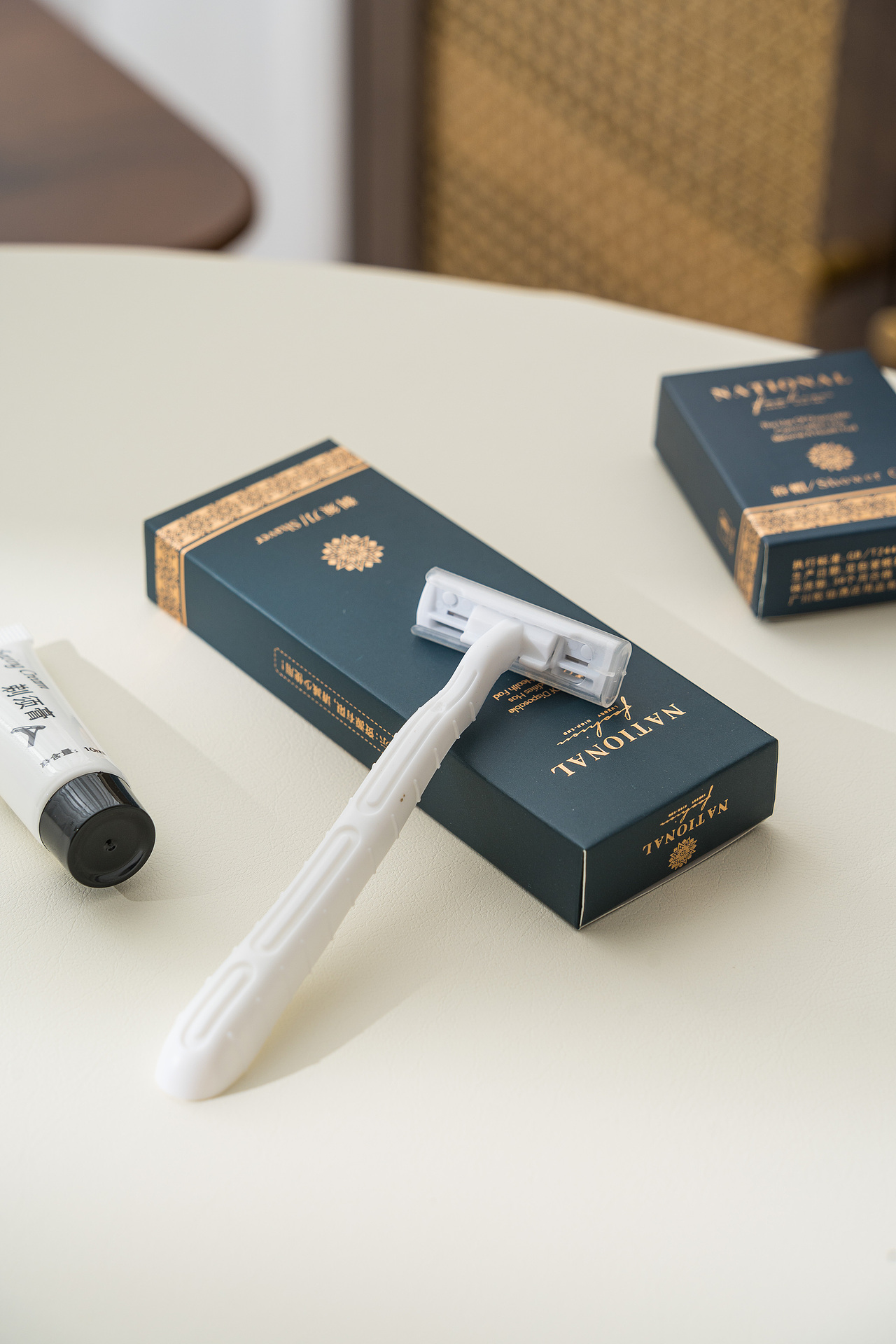 《寂寞让我如此美丽》| 酒店用品 | 一次性用品 | 牙刷（图ZMzk0NTEyODQ4） - 产品摄影 - 站酷设计师一毛拍美器原创素材 - 站酷ZCOOL