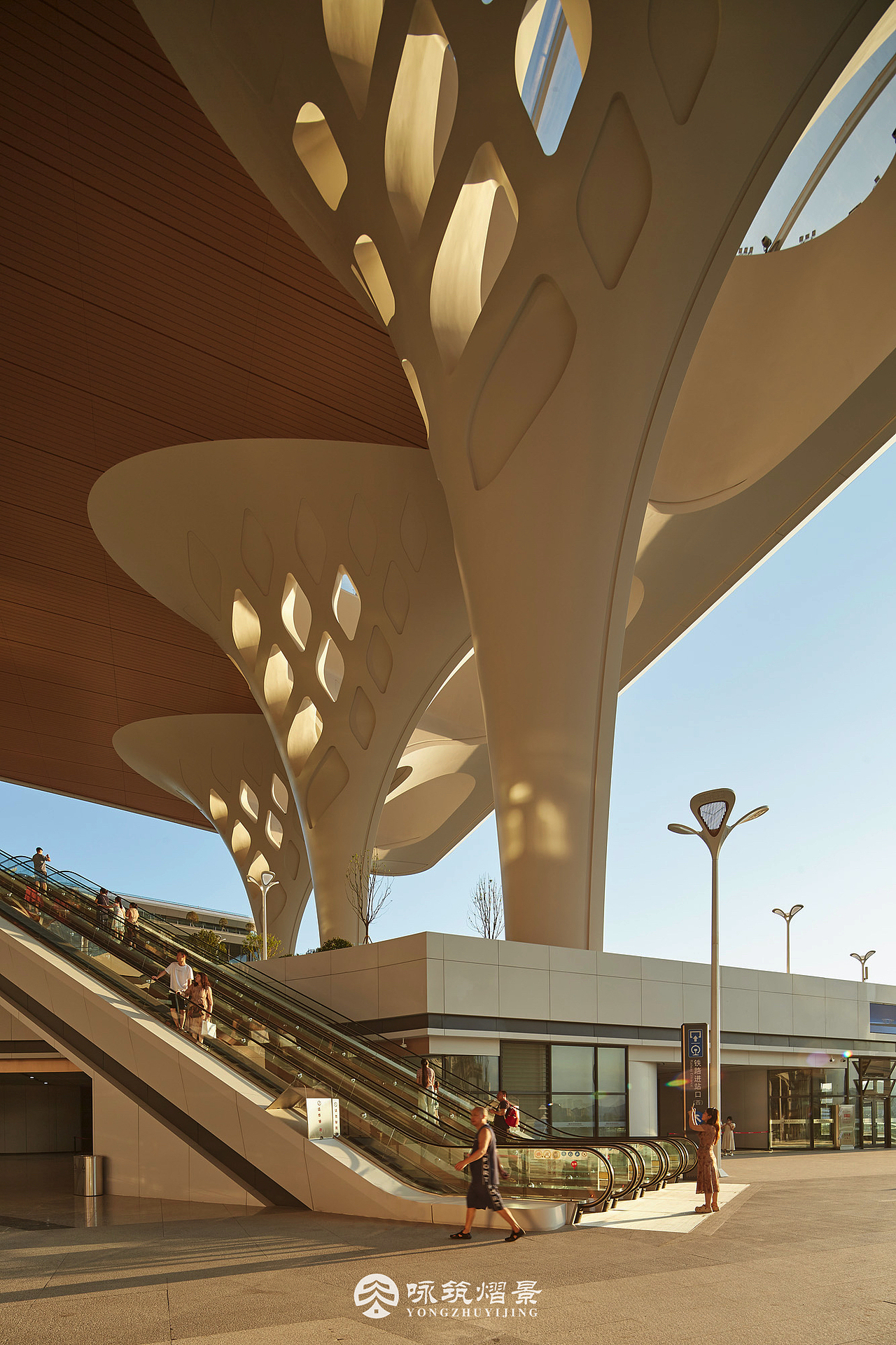 建筑摄影丨重庆东站（图ZMzk0NTIyNDY0） - 环境/建筑摄影 - 站酷设计师咏筑熠景建筑摄影原创素材 - 站酷ZCOOL