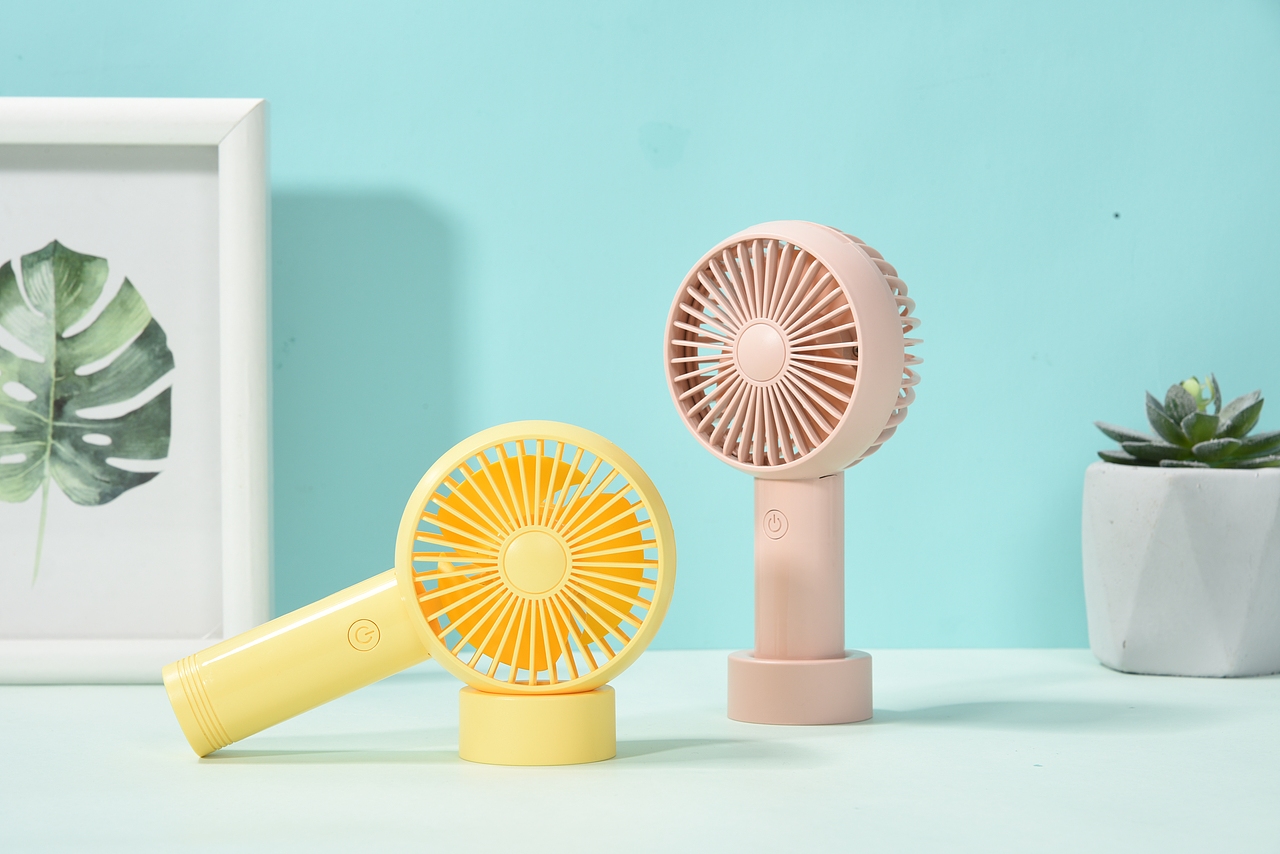 小风扇原图直出，拍摄于N年前（图ZMzk0NTkzNTI4） - 产品摄影 - 站酷设计师男儿当当当原创素材 - 站酷ZCOOL