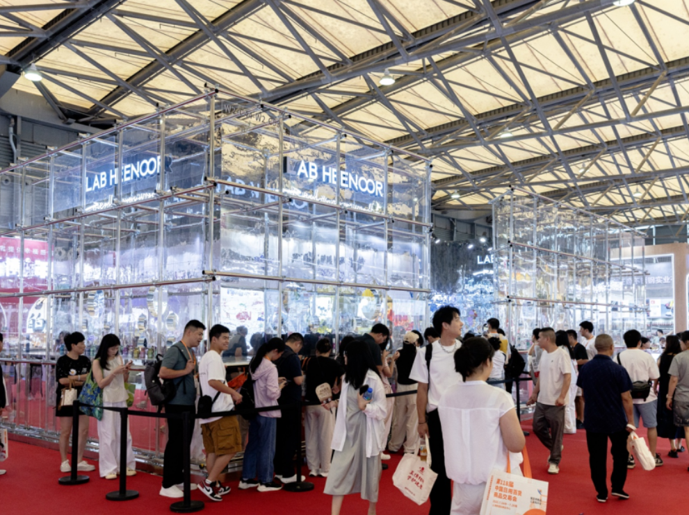 重塑感知的真实：LAB HEENOOR在上海百货展构建“无限现实”（图ZMTUxODA5MjQ=） - 资讯 - 站酷设计师滚动商讯原创素材 - 站酷ZCOOL