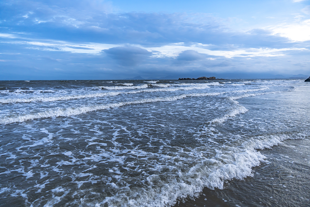 牛马向往草原，咸鱼向往海洋，好久没见那个自由的自己