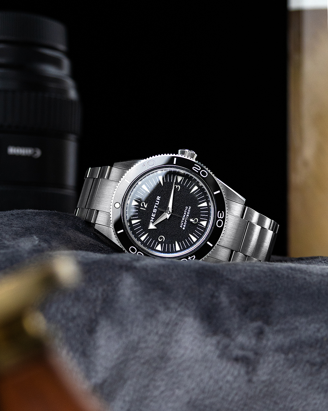 日常工作桌面手表摄像（图ZMzk0NjkwNTky） - 产品摄影 - 站酷设计师罗密欧与猪过夜原创素材 - 站酷ZCOOL