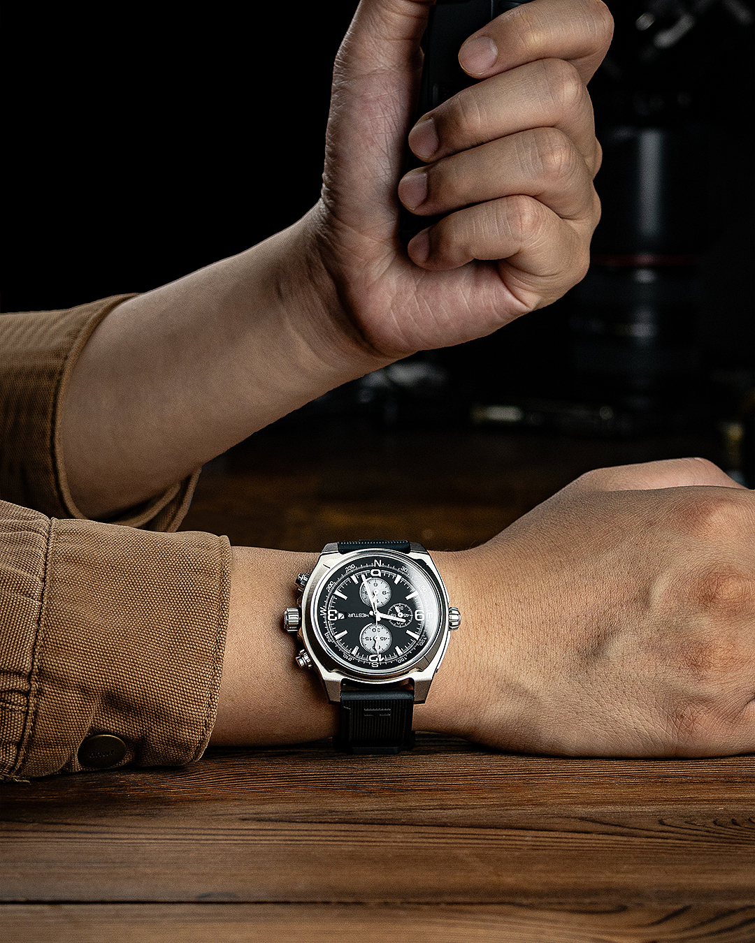 日常工作桌面手表摄像（图ZMzk0NjkwNjk2） - 产品摄影 - 站酷设计师罗密欧与猪过夜原创素材 - 站酷ZCOOL