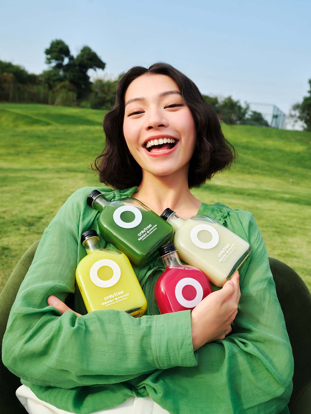 商业摄影丨夏日多巴胺公式：运动+草坪+Onlytree