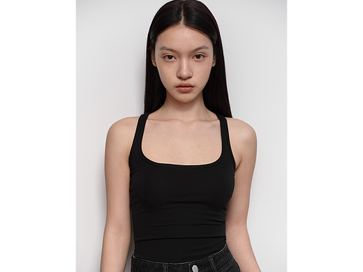 Model - 李叶金果