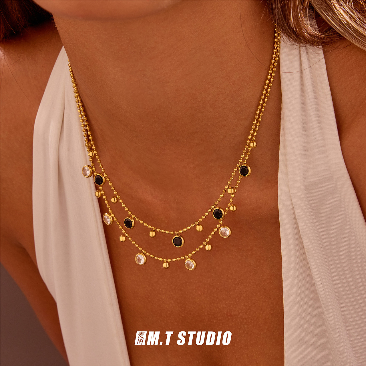 跨境丨希音丨耳环丨外贸丨小麦色女模丨手镯丨麦图摄影