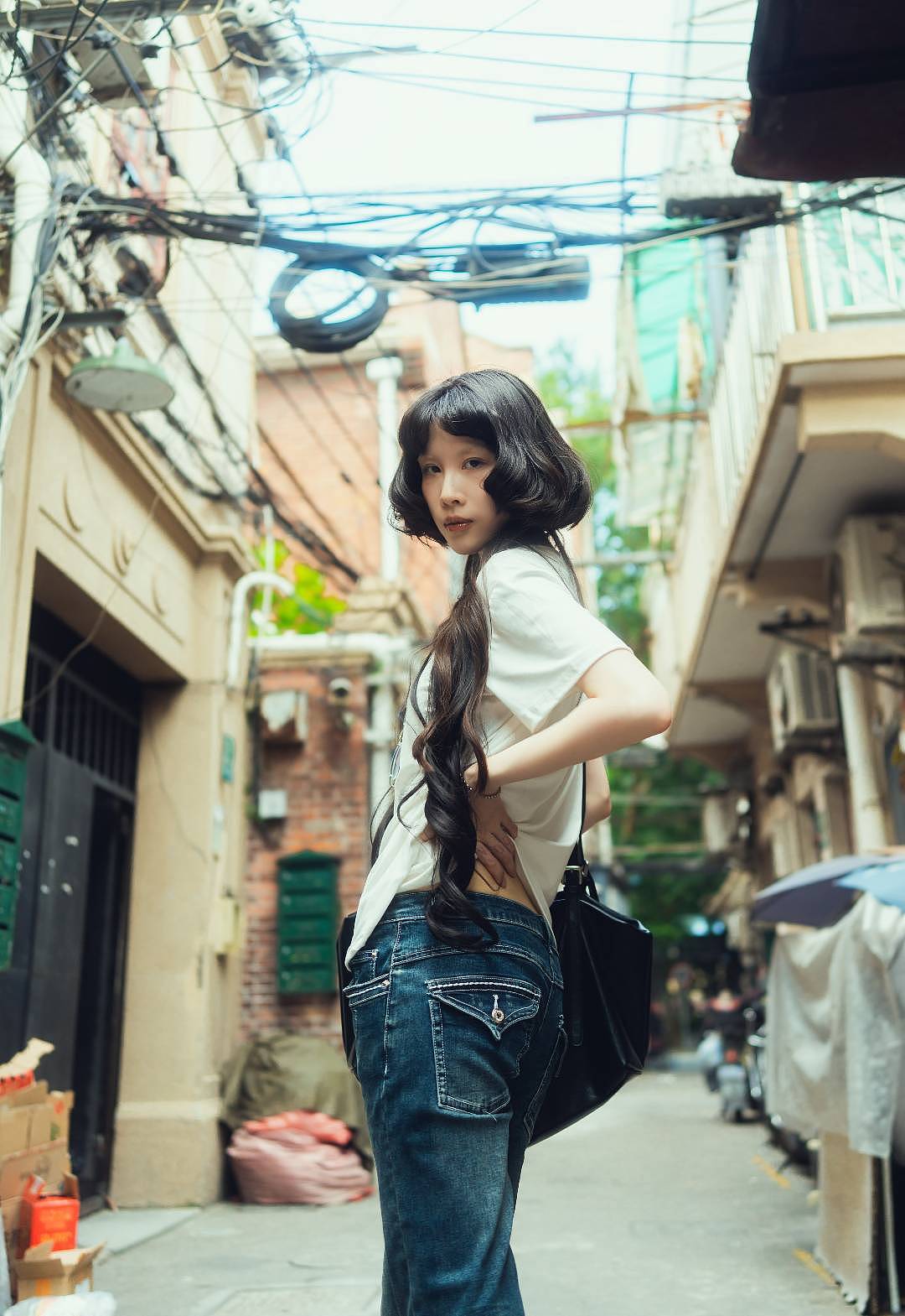 弄堂里（图ZMzk0Nzc4MDY4） - 人像摄影 - 站酷设计师Imagine614原创素材 - 站酷ZCOOL