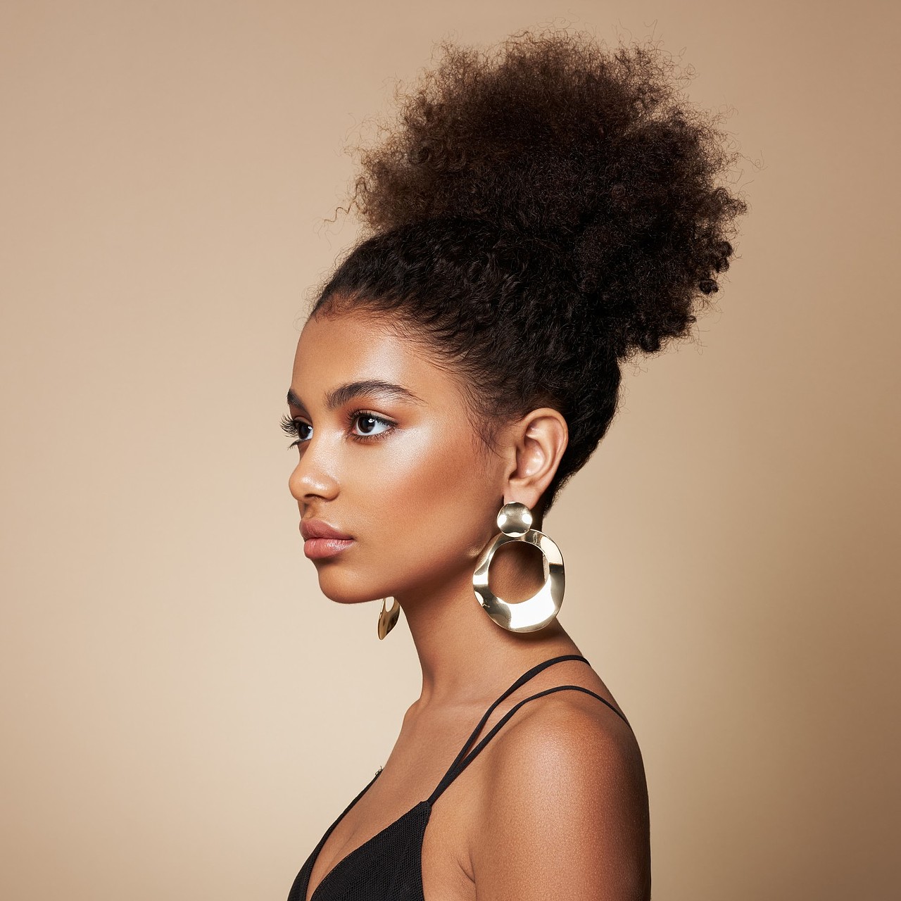 非洲裔美国女孩后期人像修图电商修图精修（图ZMzk0ODMwMDAw） - 修图/后期 - 站酷设计师修图师小無原创素材 - 站酷ZCOOL