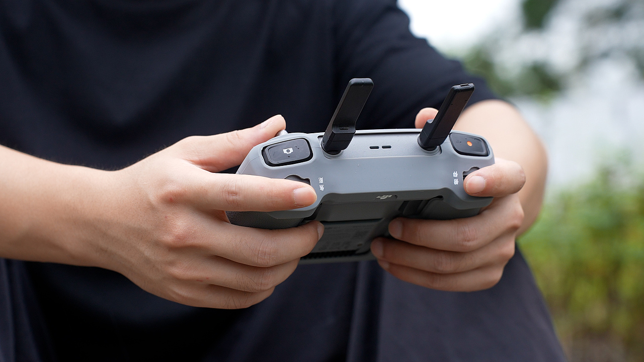 跨境电商视频-DJI RC2遥控器硅胶保护套（图ZMzk0ODUyMjI0） - 产品摄影 - 站酷设计师何旅升原创素材 - 站酷ZCOOL