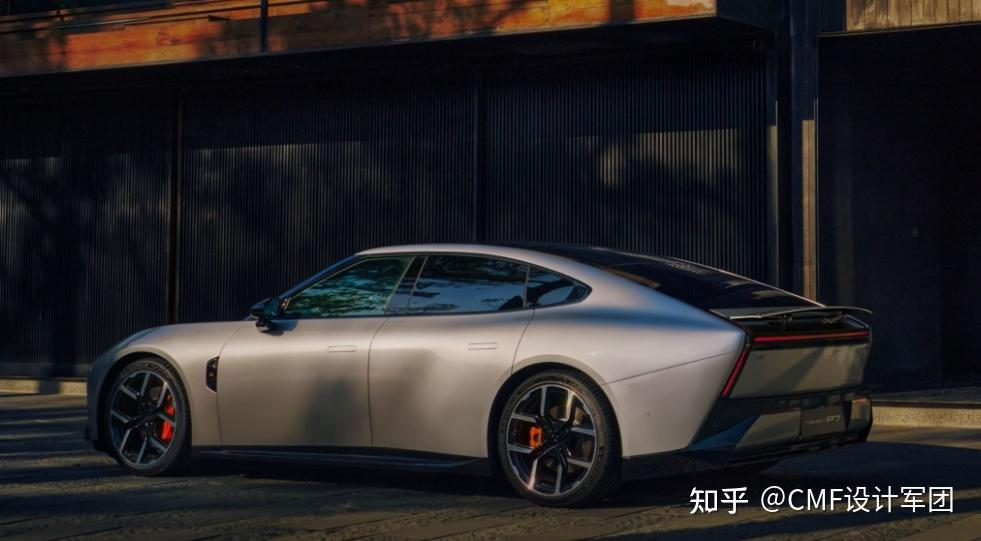 全新小鹏P7正式亮相！内外饰设计解析