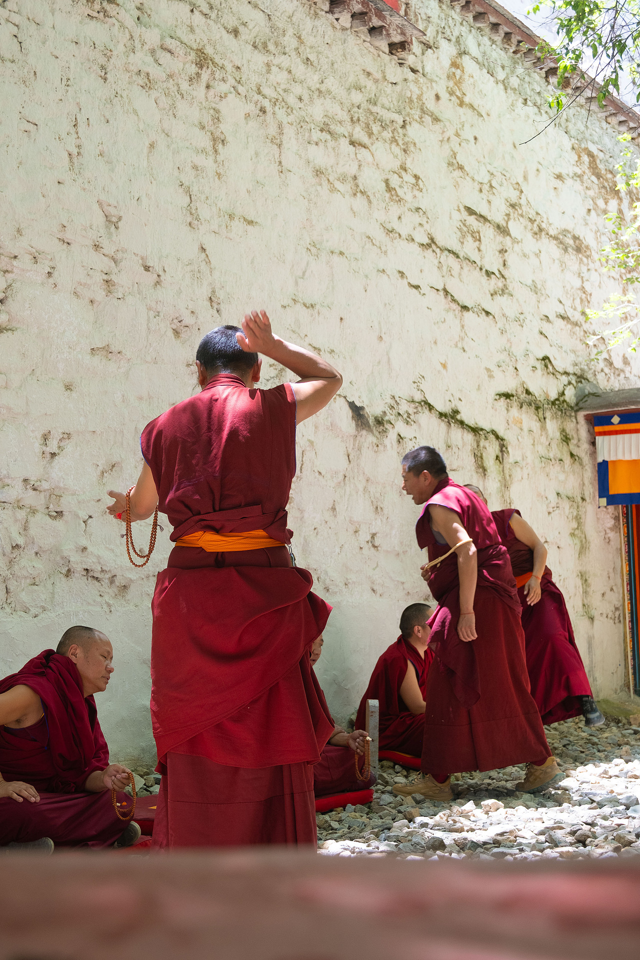 哲蚌寺辩经的僧人们