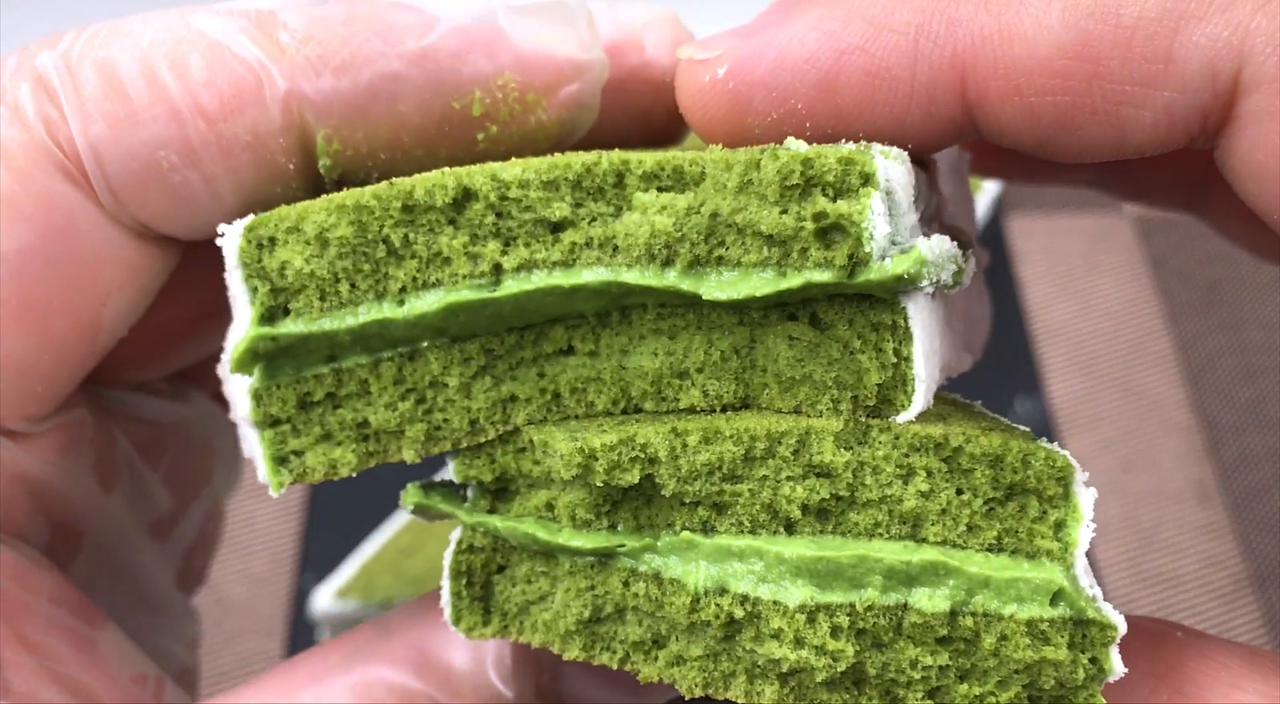 抹茶奶酪奶角蛋糕,淡淡清香、醇厚中带着甜蜜。