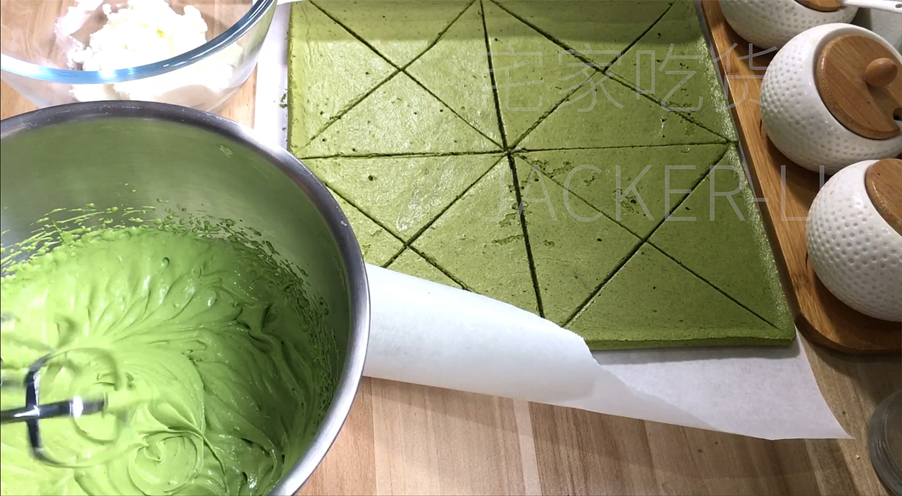 抹茶奶酪奶角蛋糕,淡淡清香、醇厚中带着甜蜜。