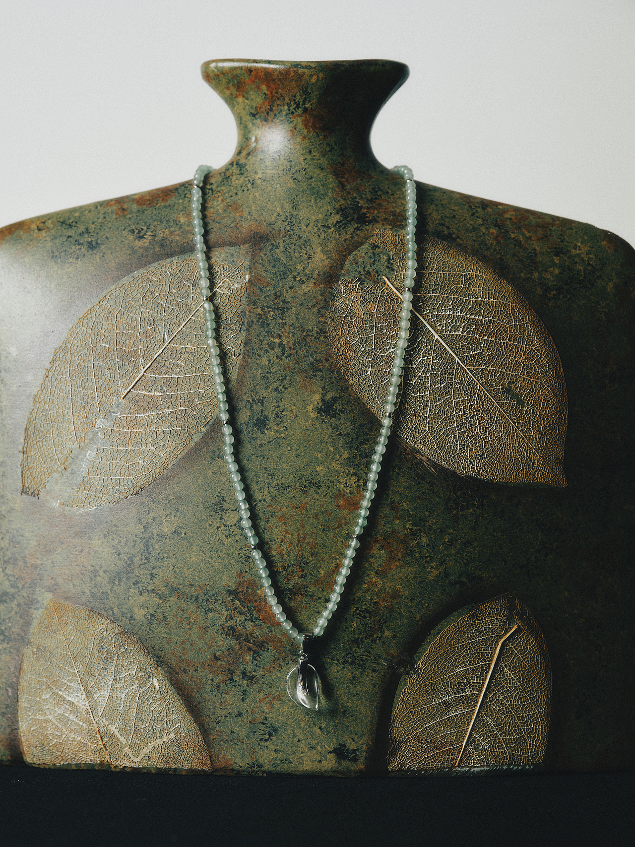 首饰摄影｜INSENSORY大片拍摄（图ZMzk1MzIxMTY0） - 时尚/艺术摄影 - 站酷设计师莫河原创素材 - 站酷ZCOOL