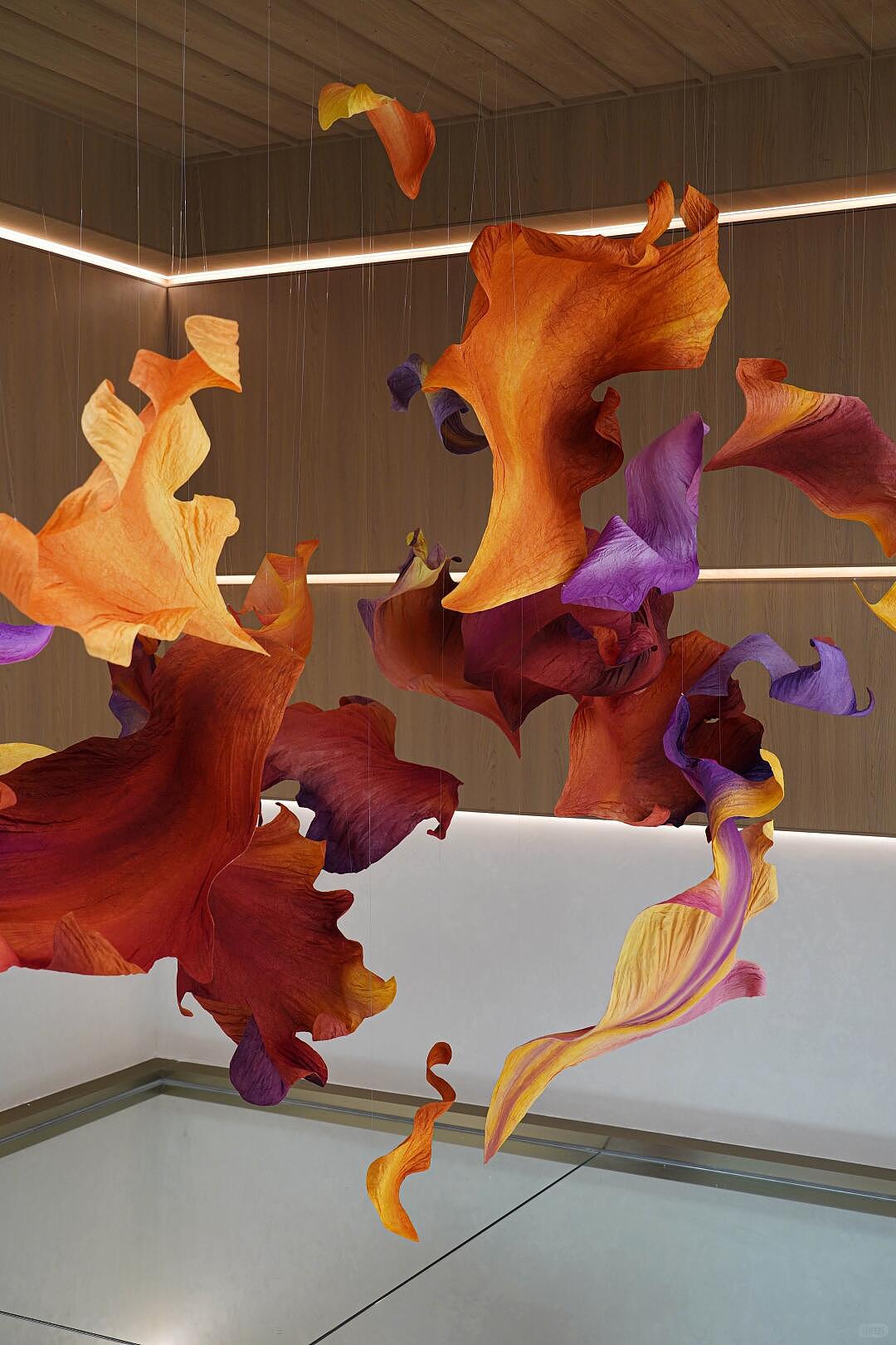 被风吹散的诗 _ 镜像世界的装置艺术（图ZMzk1MzI2NDg4） - 商业空间设计 - 站酷设计师迷路桃装置艺术原创素材 - 站酷ZCOOL