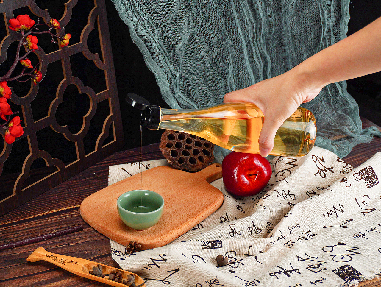 产品摄影丨亮亮的瓶~×宇打风霜（图ZMzk1MzI5MDQw） - 美食摄影 - 站酷设计师宇打风霜原创素材 - 站酷ZCOOL