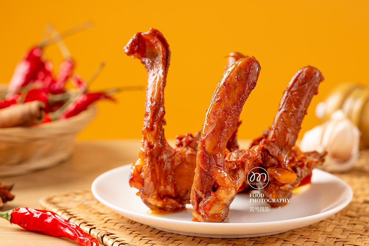 《卤味辣鸭货鸭脖鸭舌鸭掌鸭锁骨》美食哈尔滨雷鸣摄影