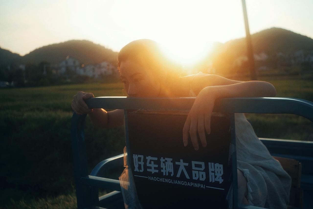 冲出你的窗口（图ZMzk1MzgyNjg4） - 人像摄影 - 站酷设计师midy有岸原创素材 - 站酷ZCOOL