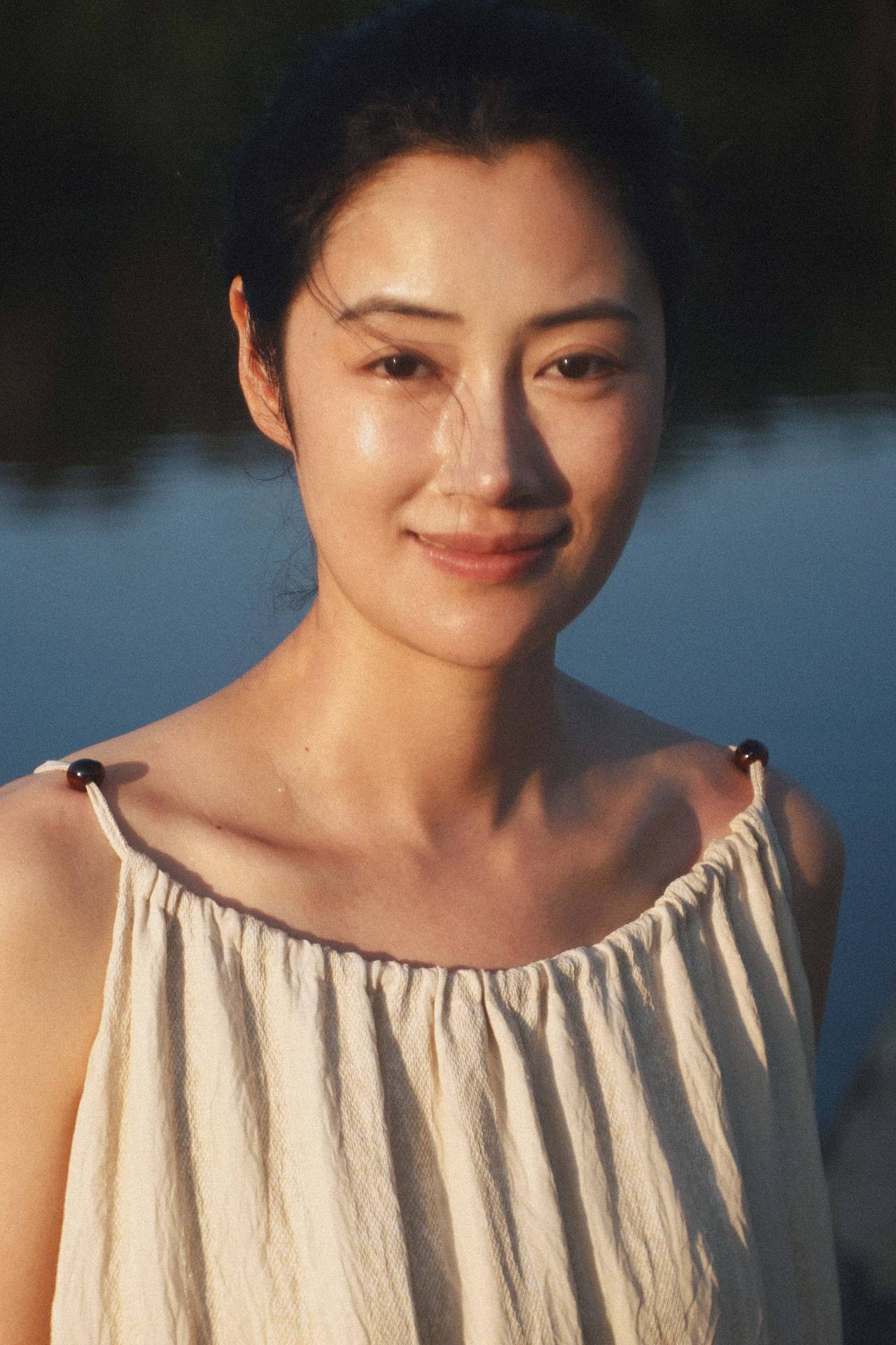 冲出你的窗口（图ZMzk1MzgyNjMy） - 人像摄影 - 站酷设计师midy有岸原创素材 - 站酷ZCOOL