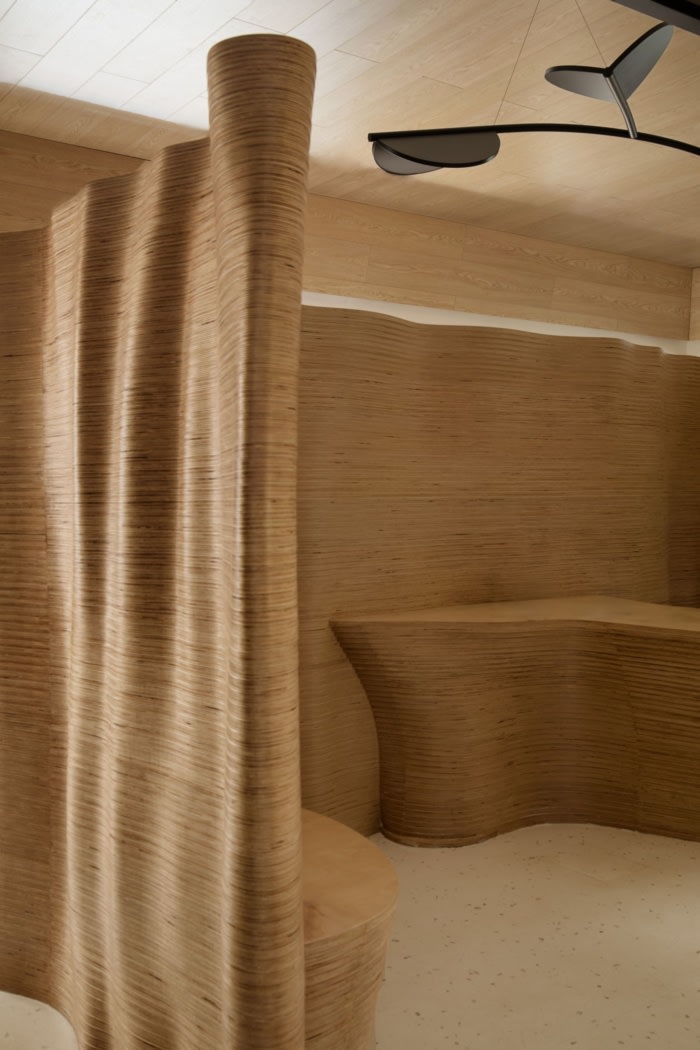 参数化木艺装置:功能与艺术融合办公楼装修
