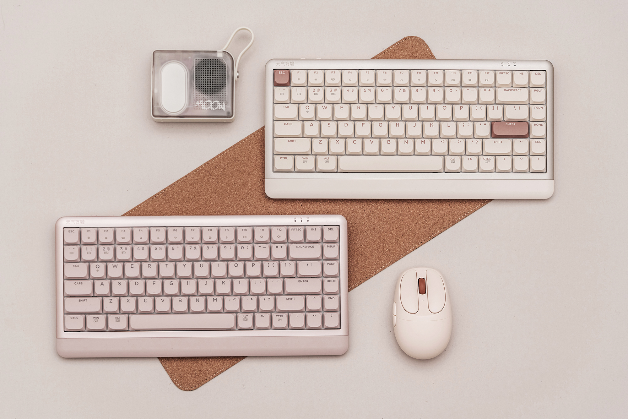 两种颜色一种心情
暖心的帆布色和低饱和度的浅粉色<br>经得过长时间的考验，简约不过时