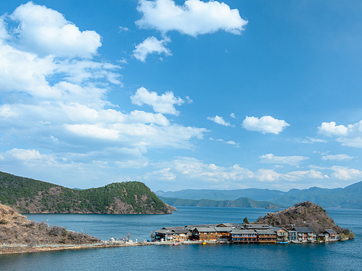 山间岛尖
