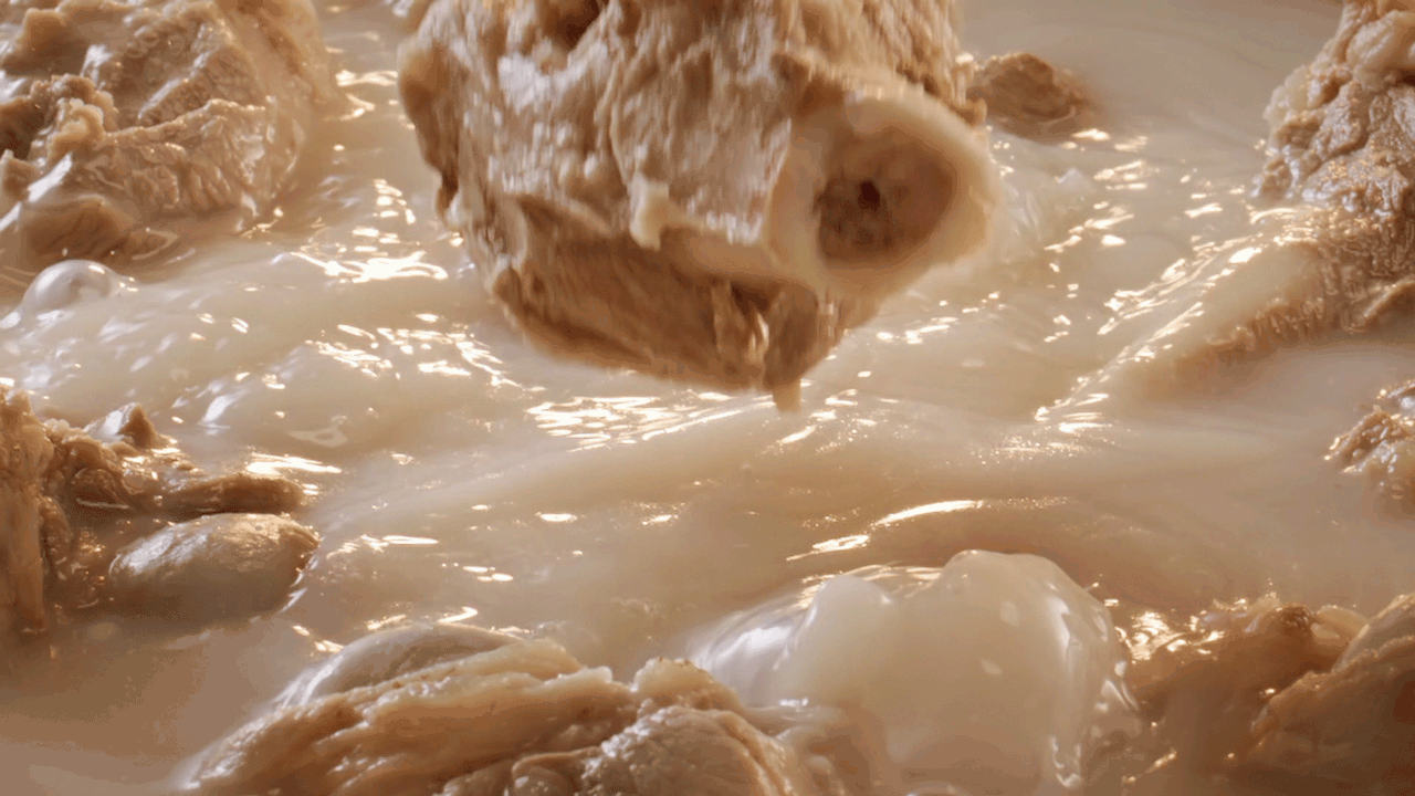 康师傅视频 X 众目摄影 | 灵魂酸辣肥汁米线视频（图ZMzk1NTkxNjA0） - 美食摄影 - 站酷设计师众目视觉策划原创素材 - 站酷ZCOOL