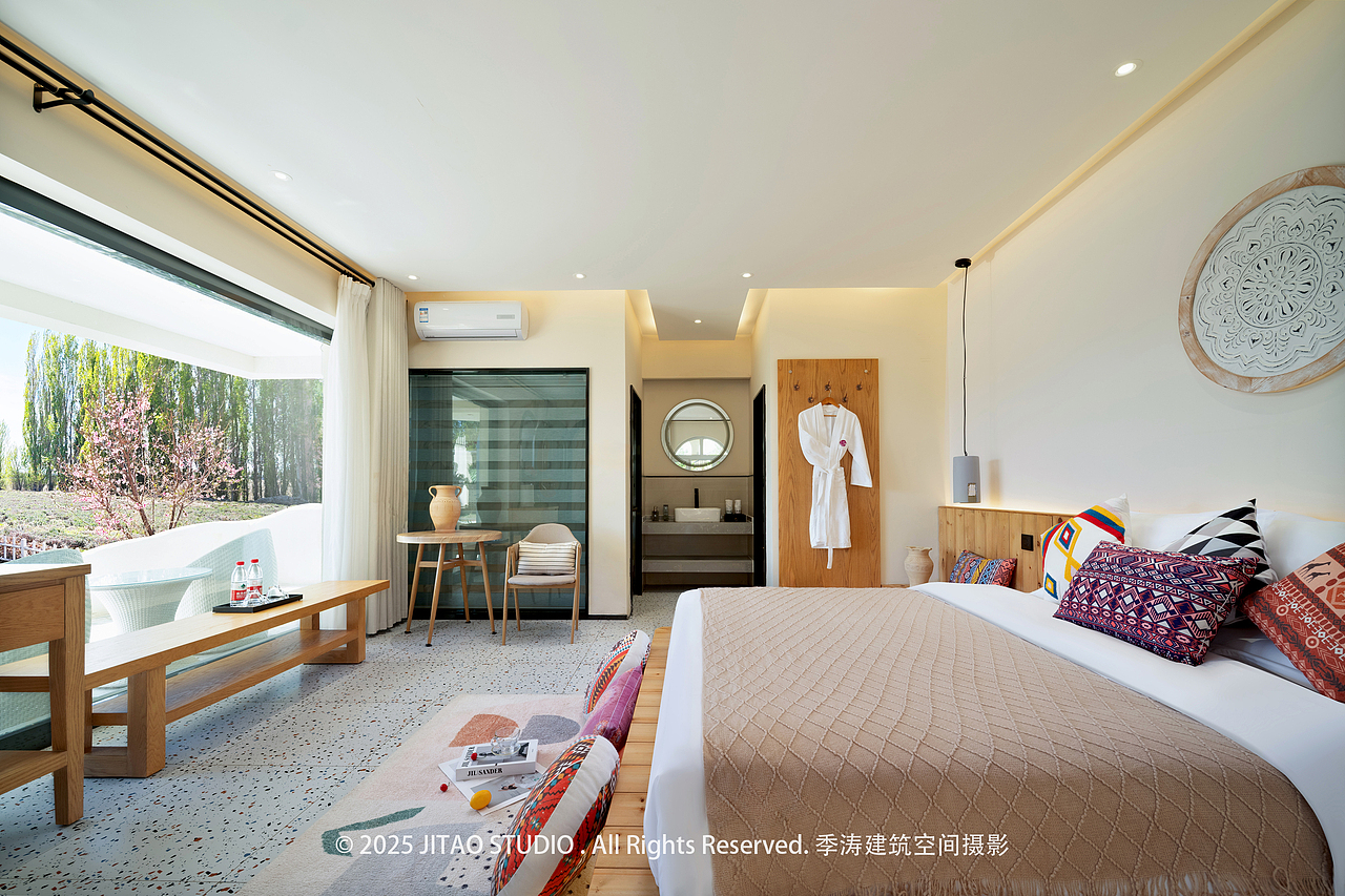 新疆酒店民宿摄影 | 晃晃村花田庭院民宿（图ZMzk1NjE4MTAw） - 环境/建筑摄影 - 站酷设计师季涛建筑摄影原创素材 - 站酷ZCOOL